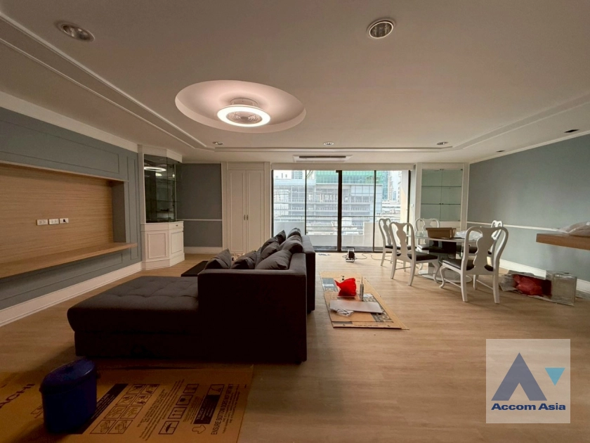 unit 2 Bedrooms  Apartment For Rent in Sathorn, Bangkok  near BTS Surasak (AA42986)