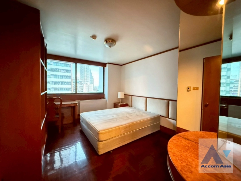 12  2 br Apartment for rent and sale in Sathorn ,Bangkok BTS Surasak at Good Location AA42987