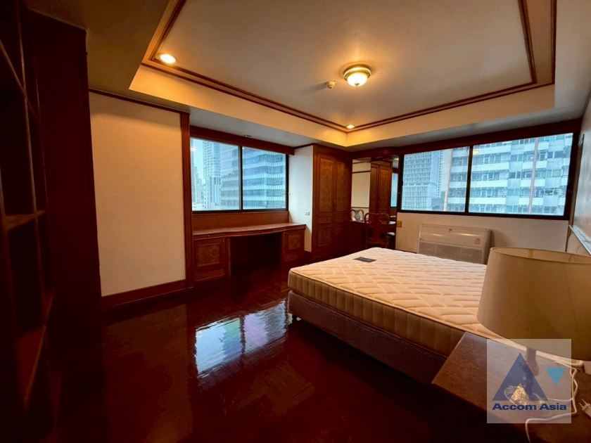11  2 br Apartment for rent and sale in Sathorn ,Bangkok BTS Surasak at Good Location AA42987