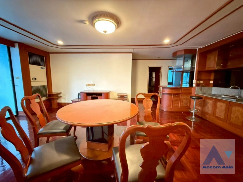 5  2 br Apartment for rent and sale in Sathorn ,Bangkok BTS Surasak at Good Location AA42987