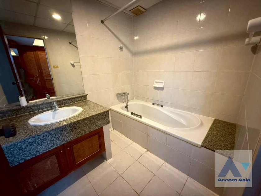 14  2 br Apartment for rent and sale in Sathorn ,Bangkok BTS Surasak at Good Location AA42987