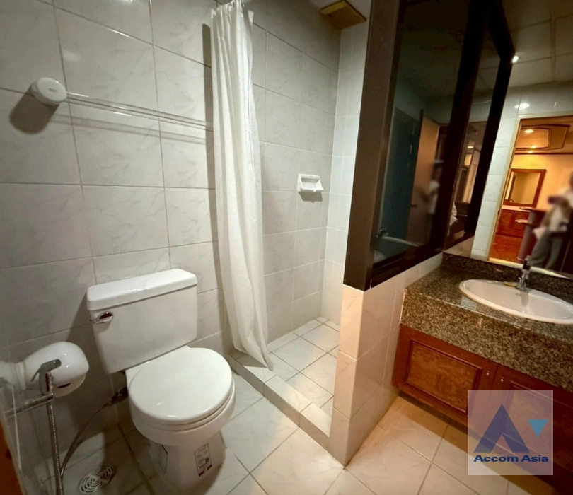 15  2 br Apartment for rent and sale in Sathorn ,Bangkok BTS Surasak at Good Location AA42987