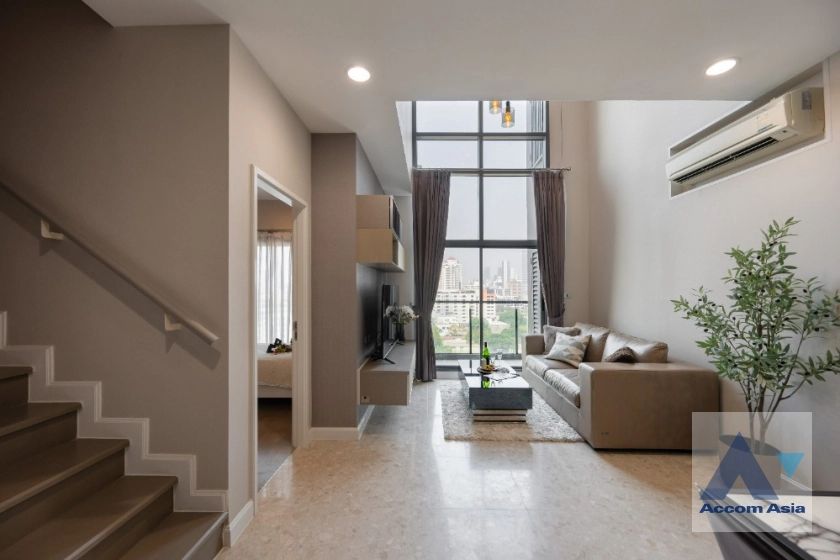 Double High Ceiling, Duplex Condo | The Crest Sukhumvit 34 Condominium  2 Bedroom for Sale BTS Thong Lo in Sukhumvit Bangkok