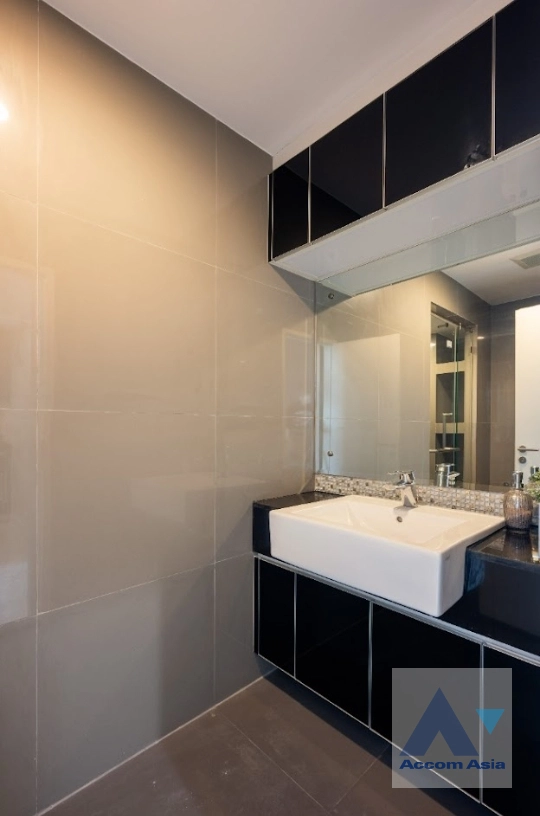 28  2 br Condominium For Sale in Sukhumvit ,Bangkok BTS Thong Lo at The Crest Sukhumvit 34 AA42988