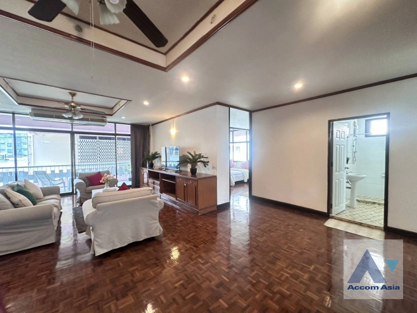 unit 3 Bedrooms  Apartment For Rent in Sukhumvit, Bangkok  near BTS Phrom Phong - MRT Phetchaburi (AA42991)