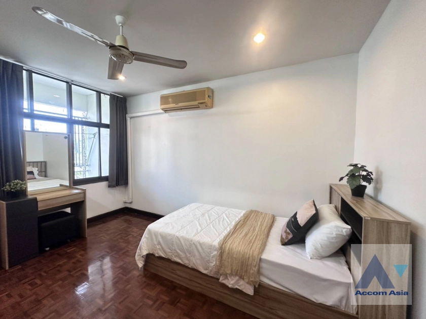 6  3 br Apartment For Rent in Sukhumvit ,Bangkok BTS Phrom Phong - MRT Phetchaburi at Classic Residence AA42991