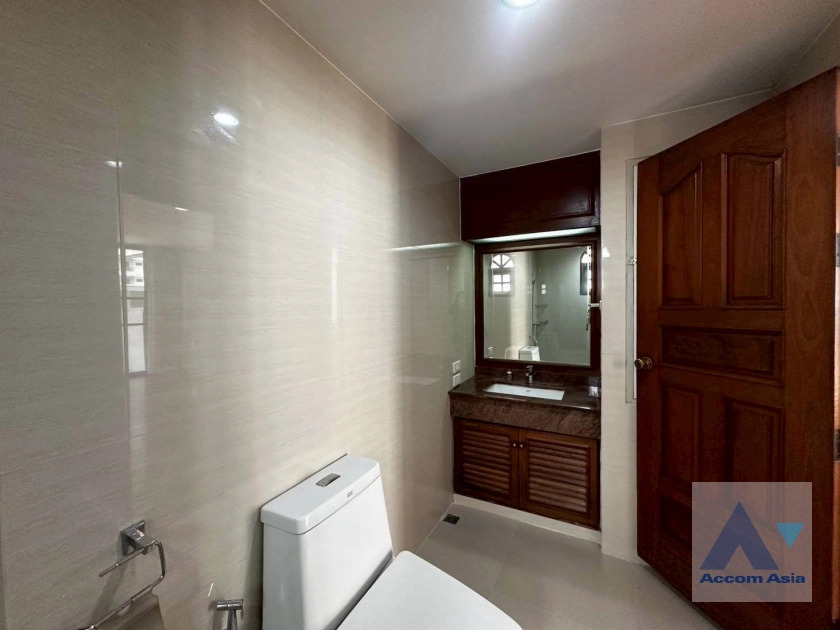 21  3 br Apartment For Rent in Sukhumvit ,Bangkok BTS Asok - MRT Sukhumvit at Spacious space with a cozy AA42992