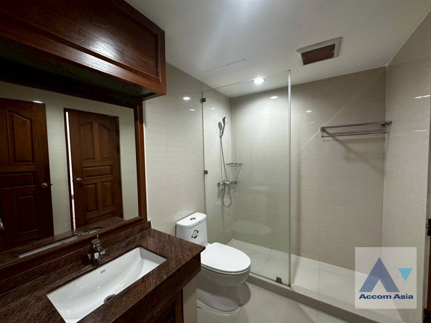 19  3 br Apartment For Rent in Sukhumvit ,Bangkok BTS Asok - MRT Sukhumvit at Spacious space with a cozy AA42992