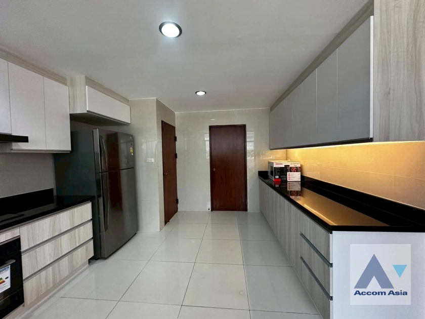11  3 br Apartment For Rent in Sukhumvit ,Bangkok BTS Asok - MRT Sukhumvit at Spacious space with a cozy AA42992