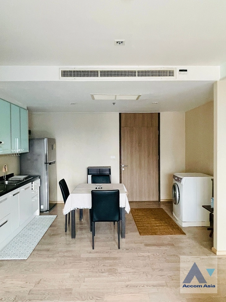 unit 2 Bedrooms  Condominium For Rent in Sukhumvit, Bangkok  near BTS Thong Lo (AA42993)