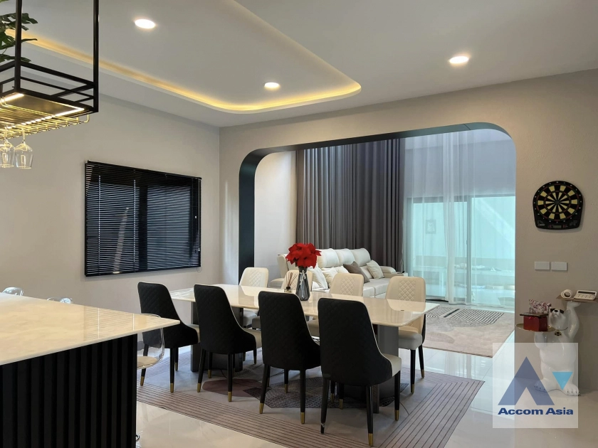 unit 4 Bedrooms  House For Rent in Samutprakan, Samutprakan  near BTS Bang Na (AA43005)