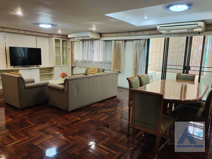 unit 3 Bedrooms  Apartment For Rent in Sukhumvit, Bangkok  near BTS Phrom Phong (AA43006)