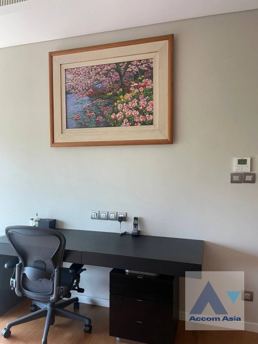 6  1 br Condominium For Rent in Ploenchit ,Bangkok BTS Ploenchit at Sindhorn Tonson AA43008