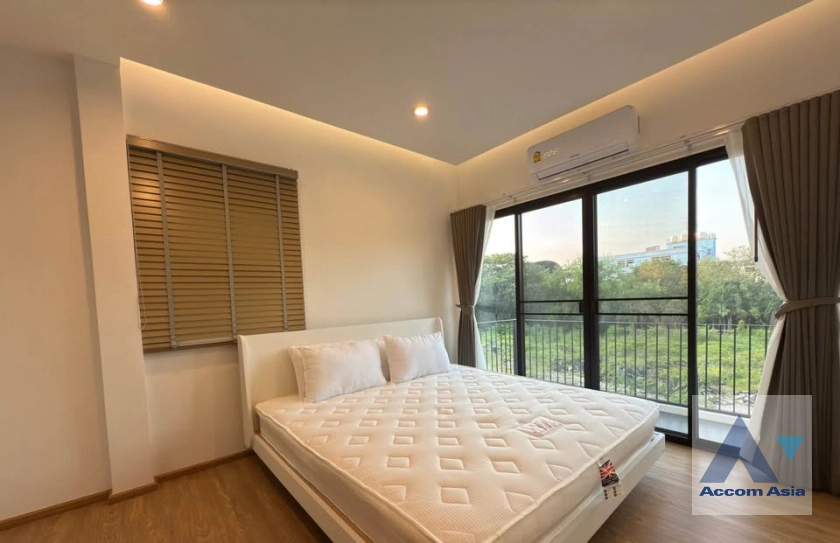 9  3 br House For Sale in Ratchadaphisek ,Bangkok  AA43016