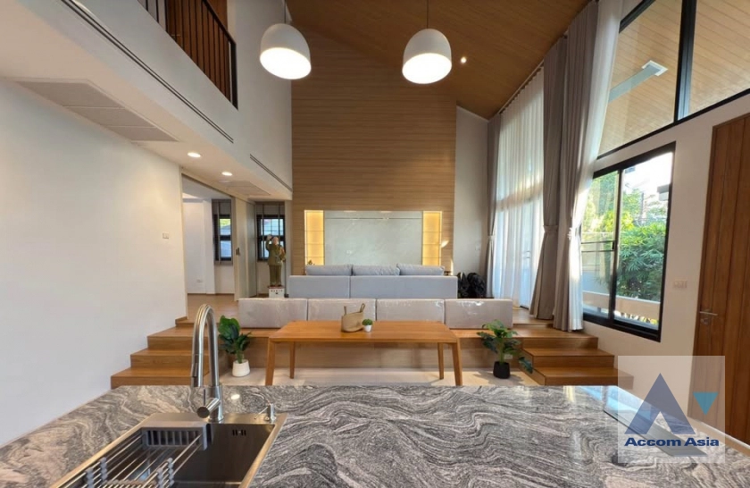 unit 3 Bedrooms  House For Sale in Ratchadaphisek, Bangkok  (AA43016)