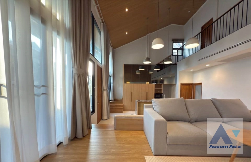 unit 3 Bedrooms  House For Sale in Ratchadaphisek, Bangkok  (AA43016)