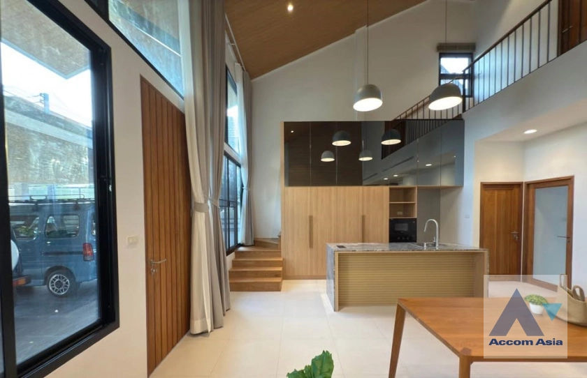 5  3 br House For Sale in Ratchadaphisek ,Bangkok  AA43016