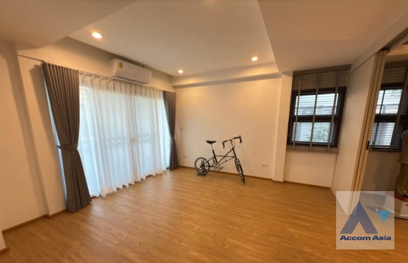 11  3 br House For Sale in Ratchadaphisek ,Bangkok  AA43016