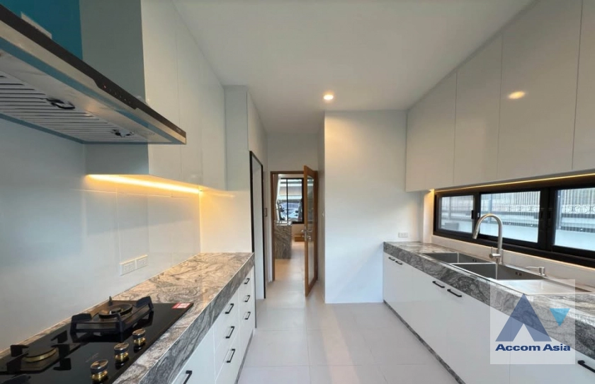 6  3 br House For Sale in Ratchadaphisek ,Bangkok  AA43016