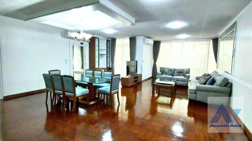 unit 3 Bedrooms  Apartment For Rent & Sale in Ploenchit, Bangkok  near BTS Chitlom (AA43018)