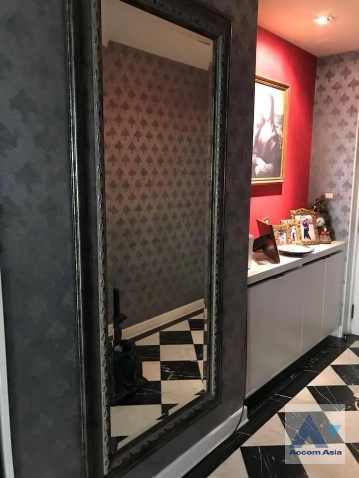 6  3 br Condominium For Sale in Sathorn ,Bangkok MRT Lumphini at Baan Nunthasiri AA43021