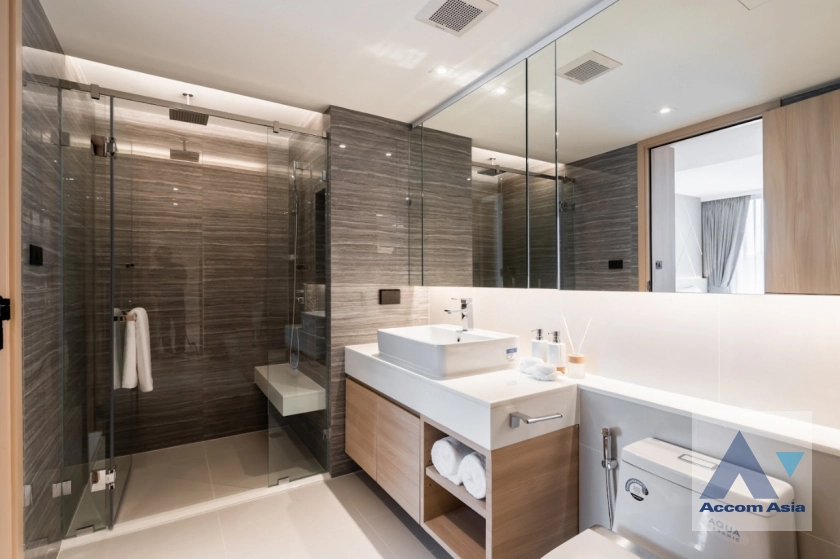 16  2 br Apartment For Rent in Sukhumvit ,Bangkok BTS Ekkamai at Luxury apartment AA43023