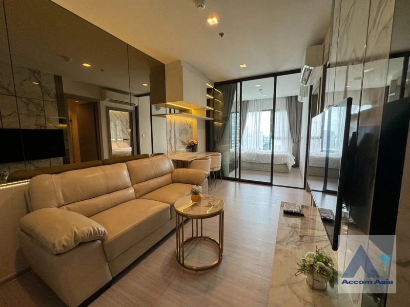 unit 2 Bedrooms  Condominium For Rent in Phaholyothin, Bangkok  near MRT Rama 9 (AA43032)