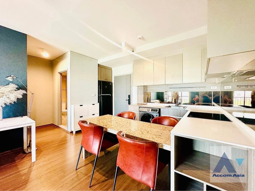 unit 2 Bedrooms  Condominium For Rent in Phaholyothin, Bangkok  near BTS Saphan-Kwai (AA43034)