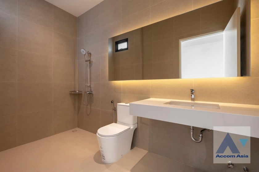 27  3 br House For Sale in Phaholyothin ,Bangkok BTS Saphan-Kwai AA43042