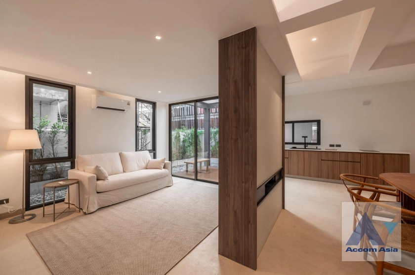  1  3 br House For Sale in Phaholyothin ,Bangkok BTS Saphan-Kwai AA43042