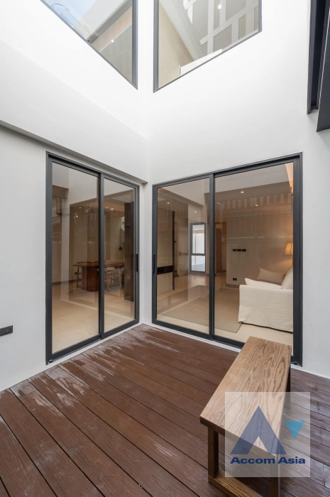 7  3 br House For Sale in Phaholyothin ,Bangkok BTS Saphan-Kwai AA43042