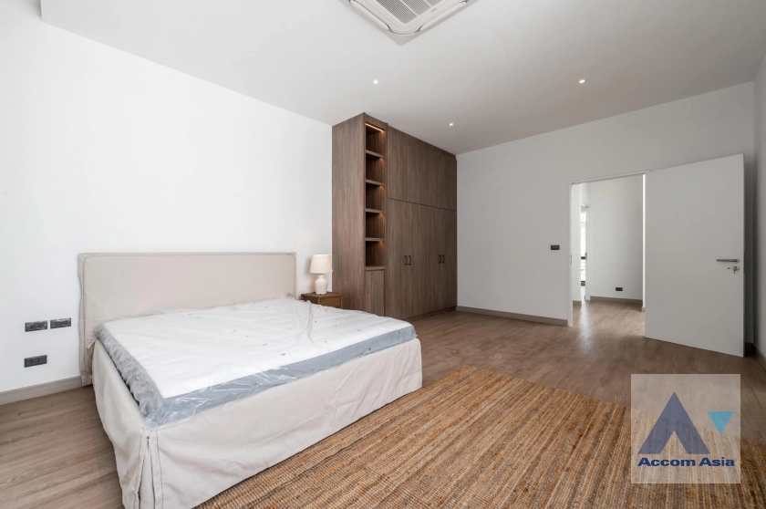 17  3 br House For Sale in Phaholyothin ,Bangkok BTS Saphan-Kwai AA43042