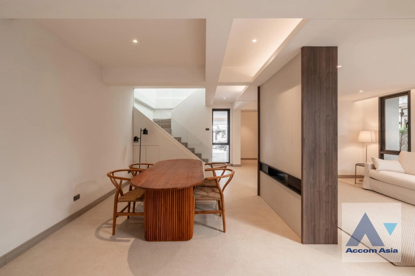 10  3 br House For Sale in Phaholyothin ,Bangkok BTS Saphan-Kwai AA43042