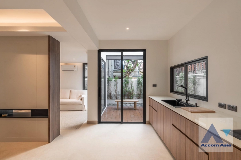 12  3 br House For Sale in Phaholyothin ,Bangkok BTS Saphan-Kwai AA43042