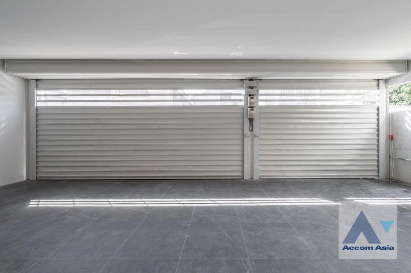 34  3 br House For Sale in Phaholyothin ,Bangkok BTS Saphan-Kwai AA43042