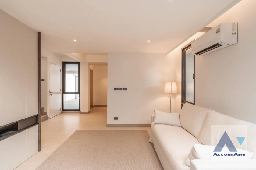  1  3 br House For Sale in Phaholyothin ,Bangkok BTS Saphan-Kwai AA43042