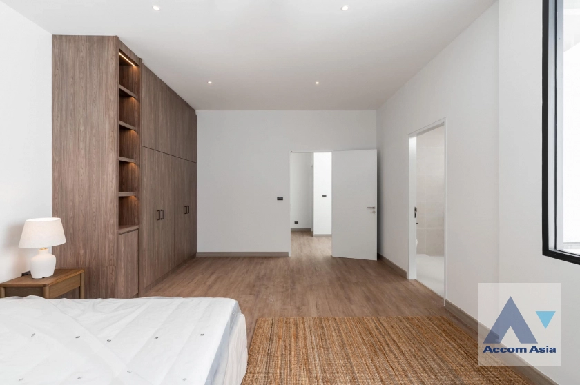 18  3 br House For Sale in Phaholyothin ,Bangkok BTS Saphan-Kwai AA43042