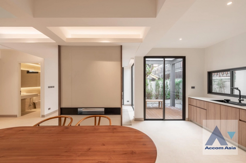 9  3 br House For Sale in Phaholyothin ,Bangkok BTS Saphan-Kwai AA43042