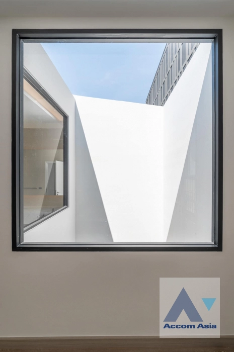 16  3 br House For Sale in Phaholyothin ,Bangkok BTS Saphan-Kwai AA43042