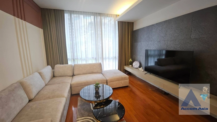 unit 2 Bedrooms  Condominium For Rent in Sukhumvit, Bangkok  near BTS Asok - MRT Sukhumvit (AA43043)