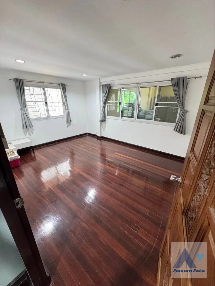 5  6 br House For Rent in Pattanakarn ,Bangkok  AA43064