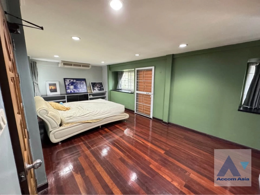 4  6 br House For Rent in Pattanakarn ,Bangkok  AA43064