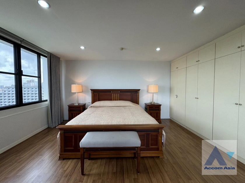 11  3 br Condominium For Rent in Phaholyothin ,Bangkok  at Riverine Place AA43074