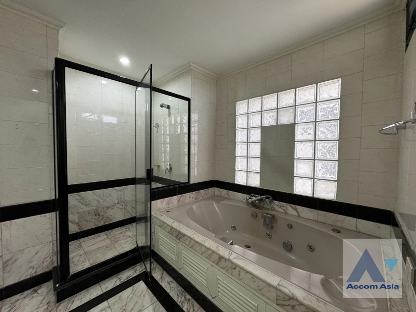 20  3 br Condominium For Rent in Phaholyothin ,Bangkok  at Riverine Place AA43074