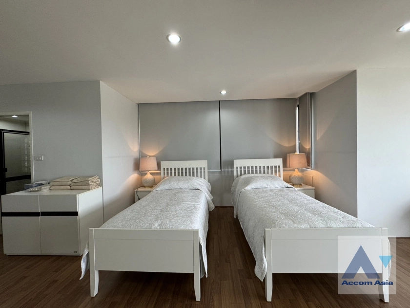 13  3 br Condominium For Rent in Phaholyothin ,Bangkok  at Riverine Place AA43074