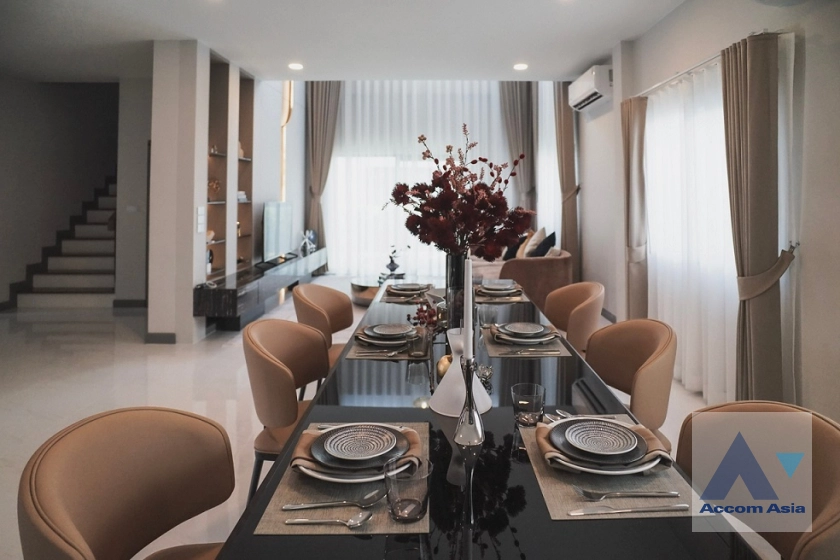 unit Minimal modern house with warm interior in Samutprakan (AA43078)