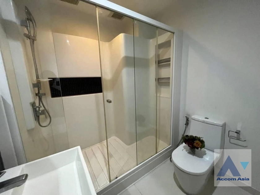 12  1 br Condominium For Sale in Sukhumvit ,Bangkok BTS Punnawithi at The Room Sukhumvit 62 AA43088