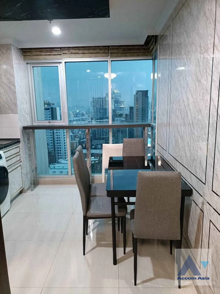 8  2 br Condominium For Rent in Ratchadaphisek ,Bangkok MRT Huai Khwang at Life Ratchadapisek AA43092