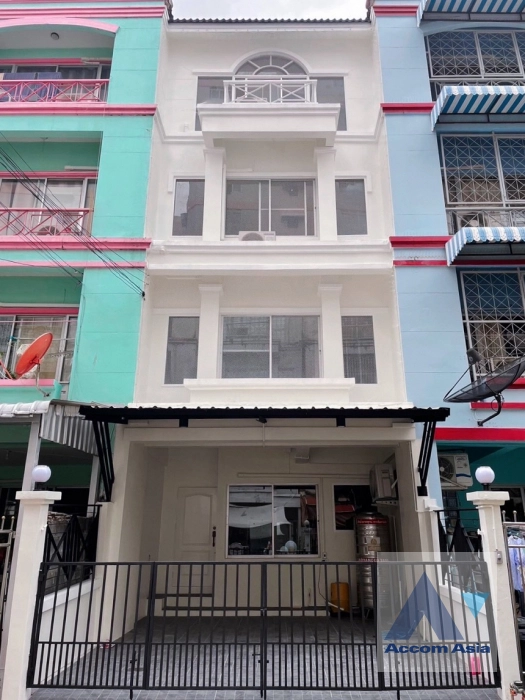  2  3 br Townhouse For Rent in Sukhumvit ,Bangkok BTS Punnawithi AA43093