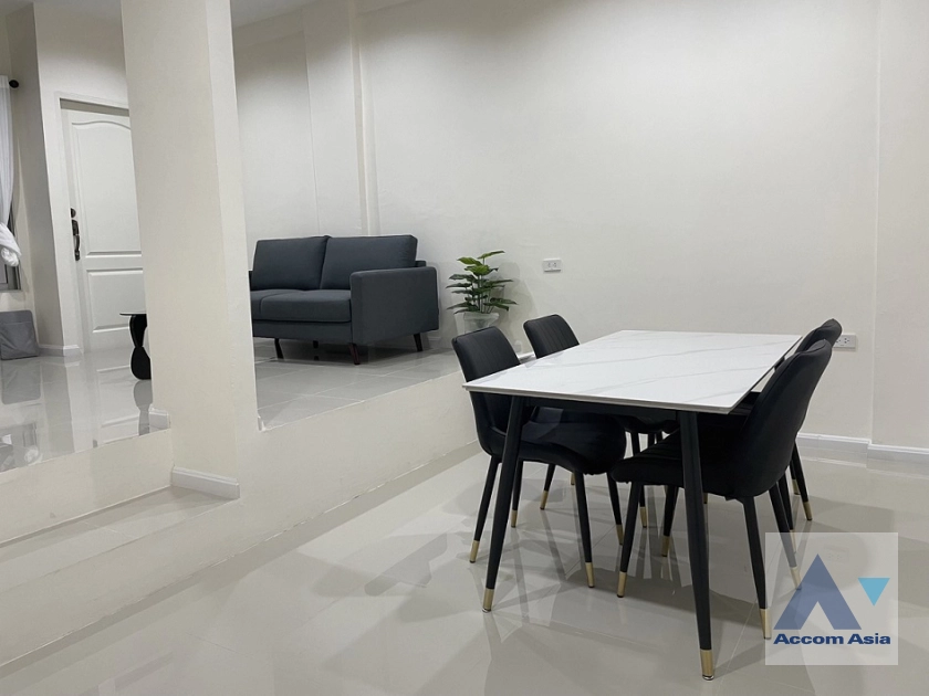 5  3 br Townhouse For Rent in Sukhumvit ,Bangkok BTS Punnawithi AA43093